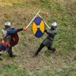 戦う中世の騎士